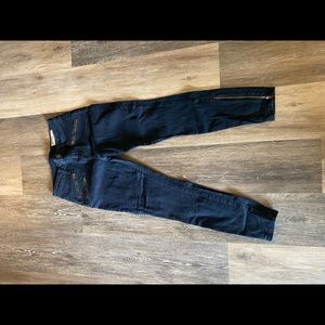 Pistola size 28 skinny jeans with zipper detail